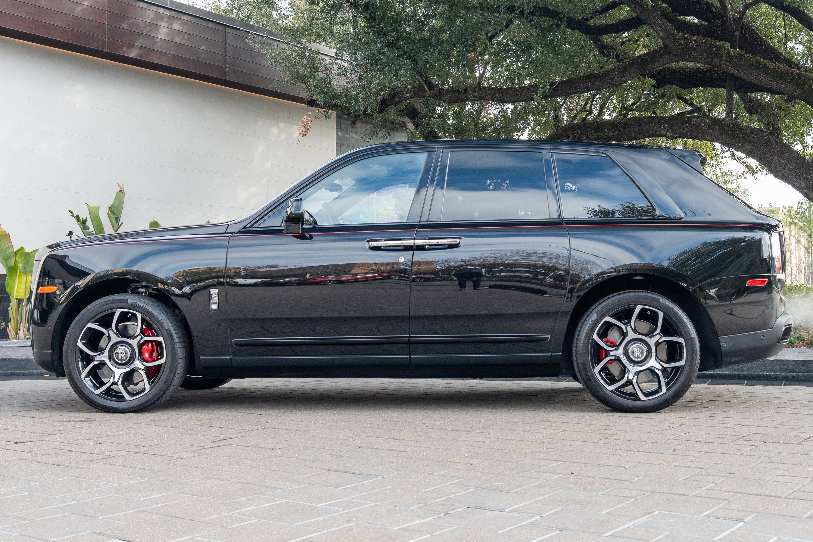 Certified 2024 Rolls-Royce Cullinan Black Badge image 59