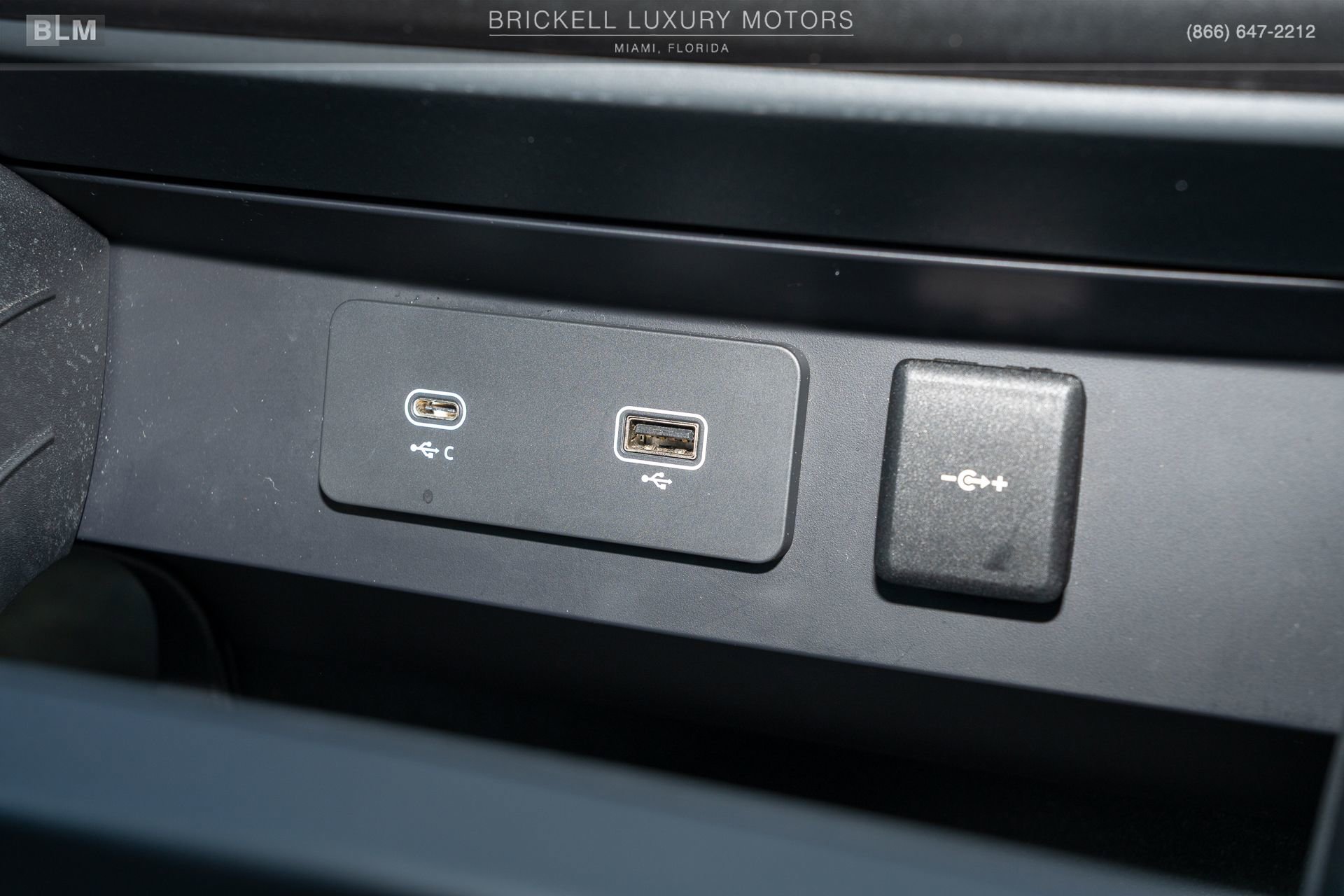 Used 2022 Land Rover Defender 90 X-Dynamic HSE image 22