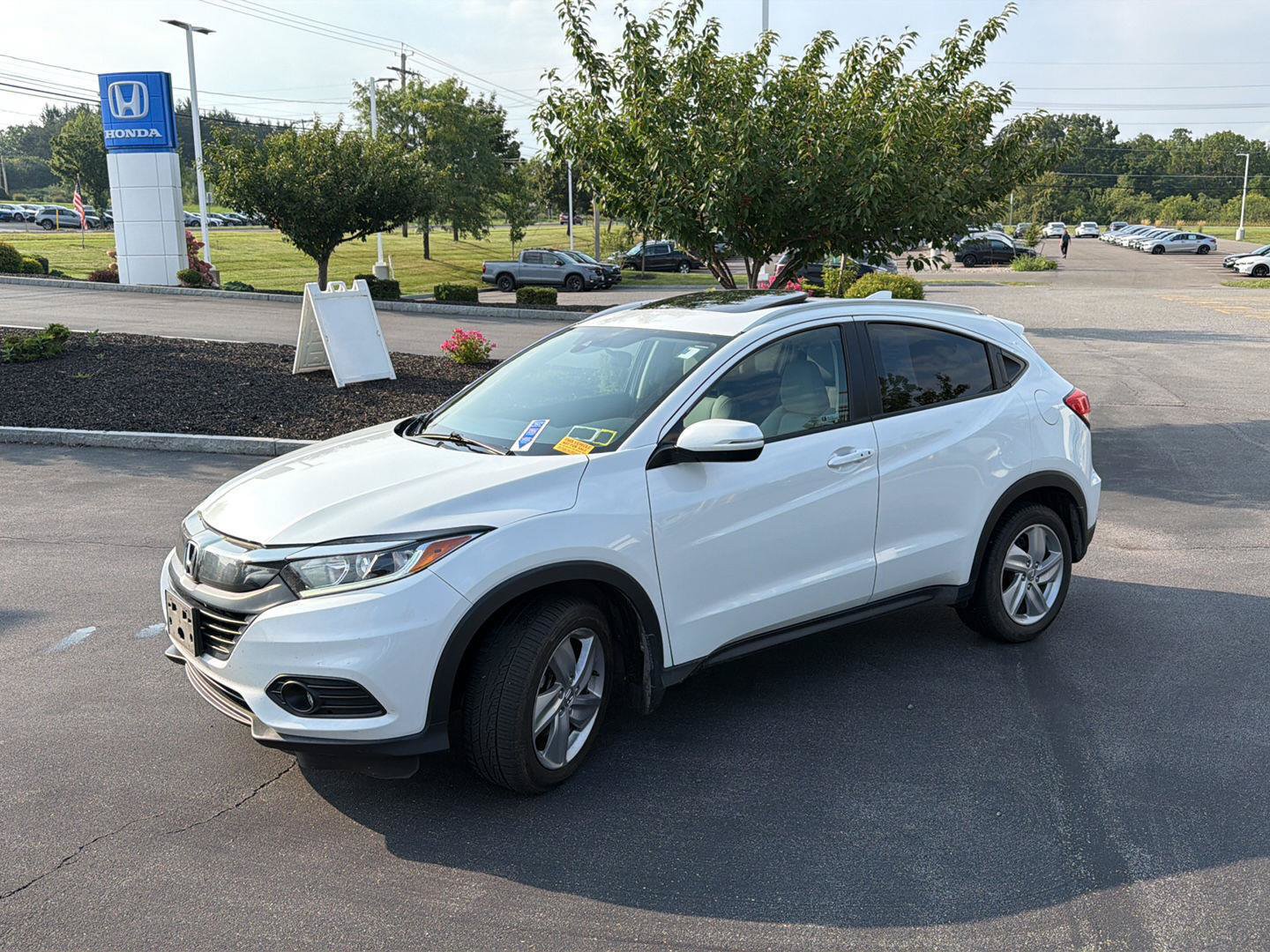 Used 2019 Honda HR-V EX image 3