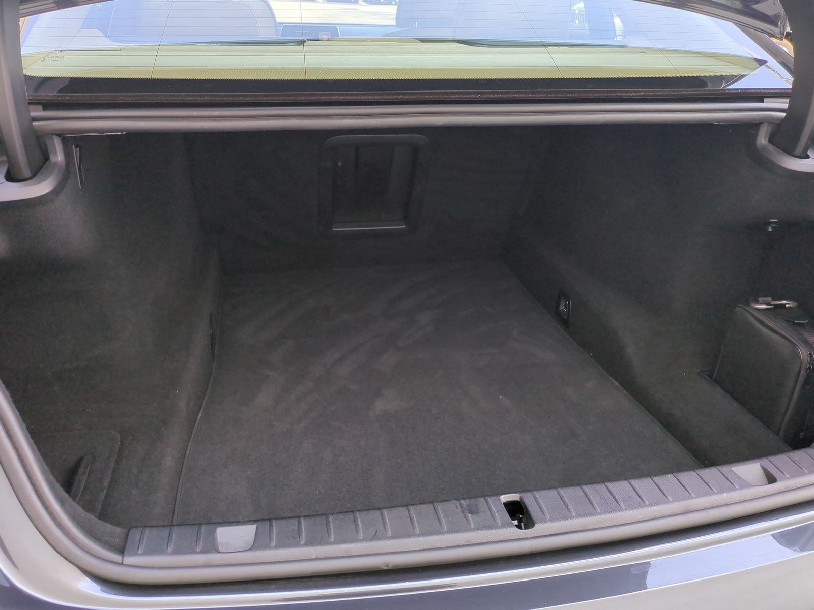 Used 2016 BMW 750i RWD image 34