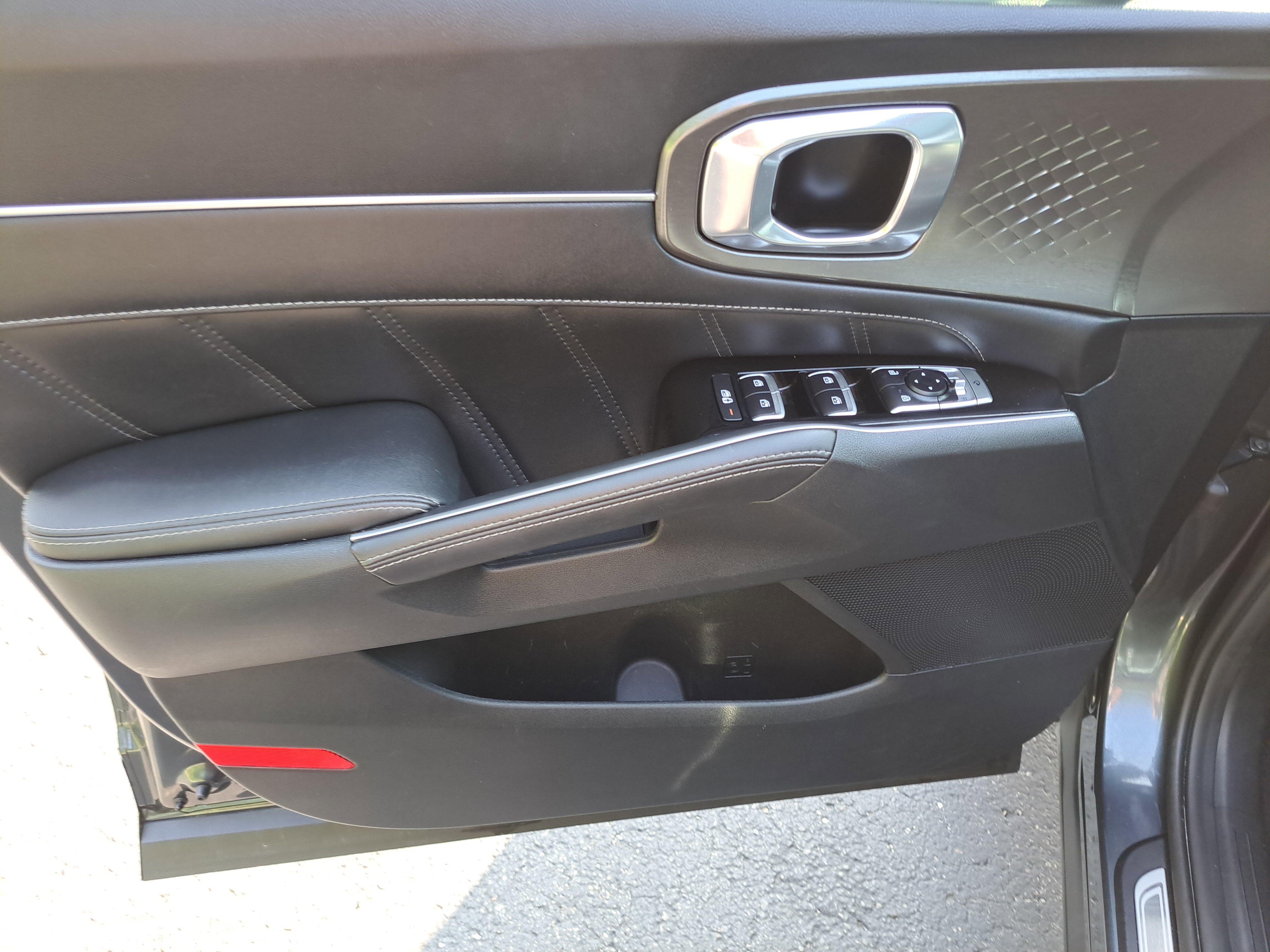 Used 2023 Kia Sorento SX image 14