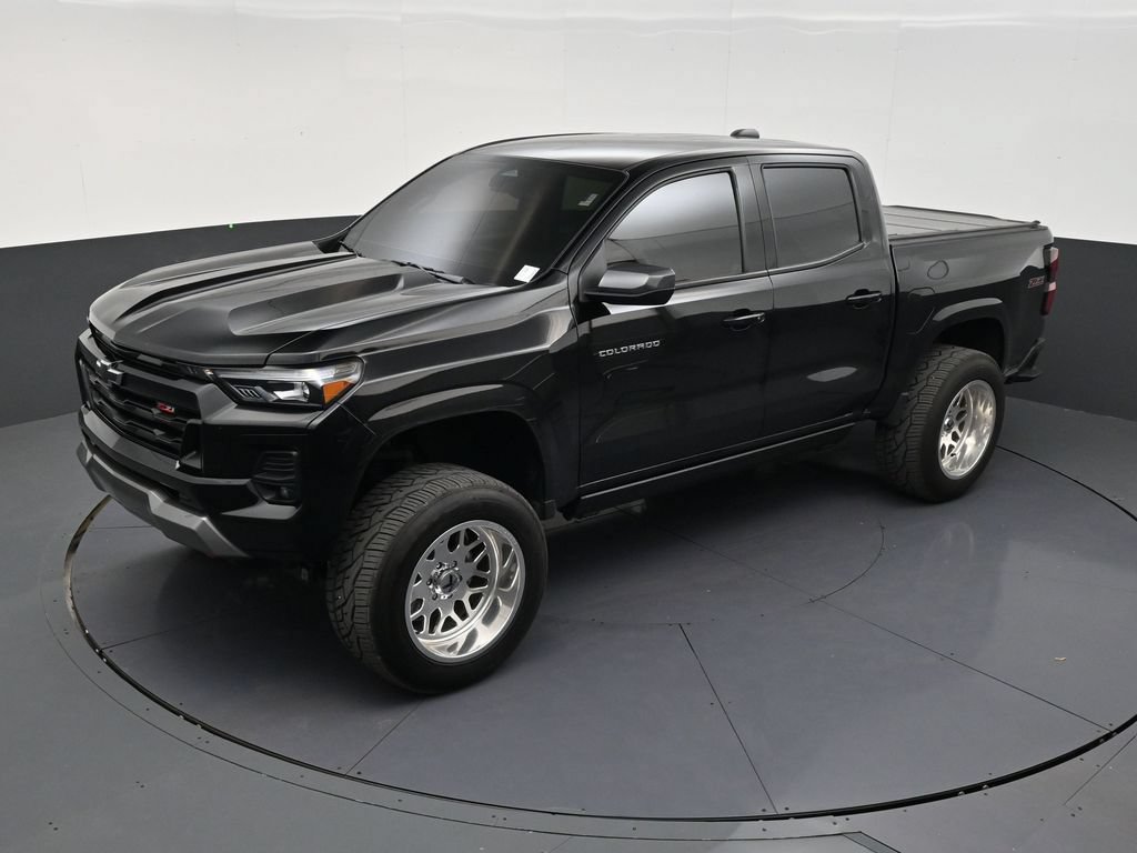 Used 2025 Chevrolet Colorado Z71 AWD/4WD image 12