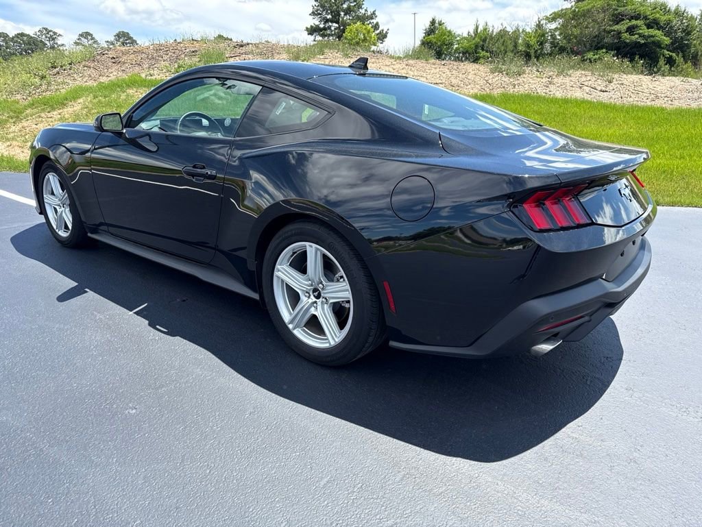 Used 2026 Ford Mustang Premium RWD image 3