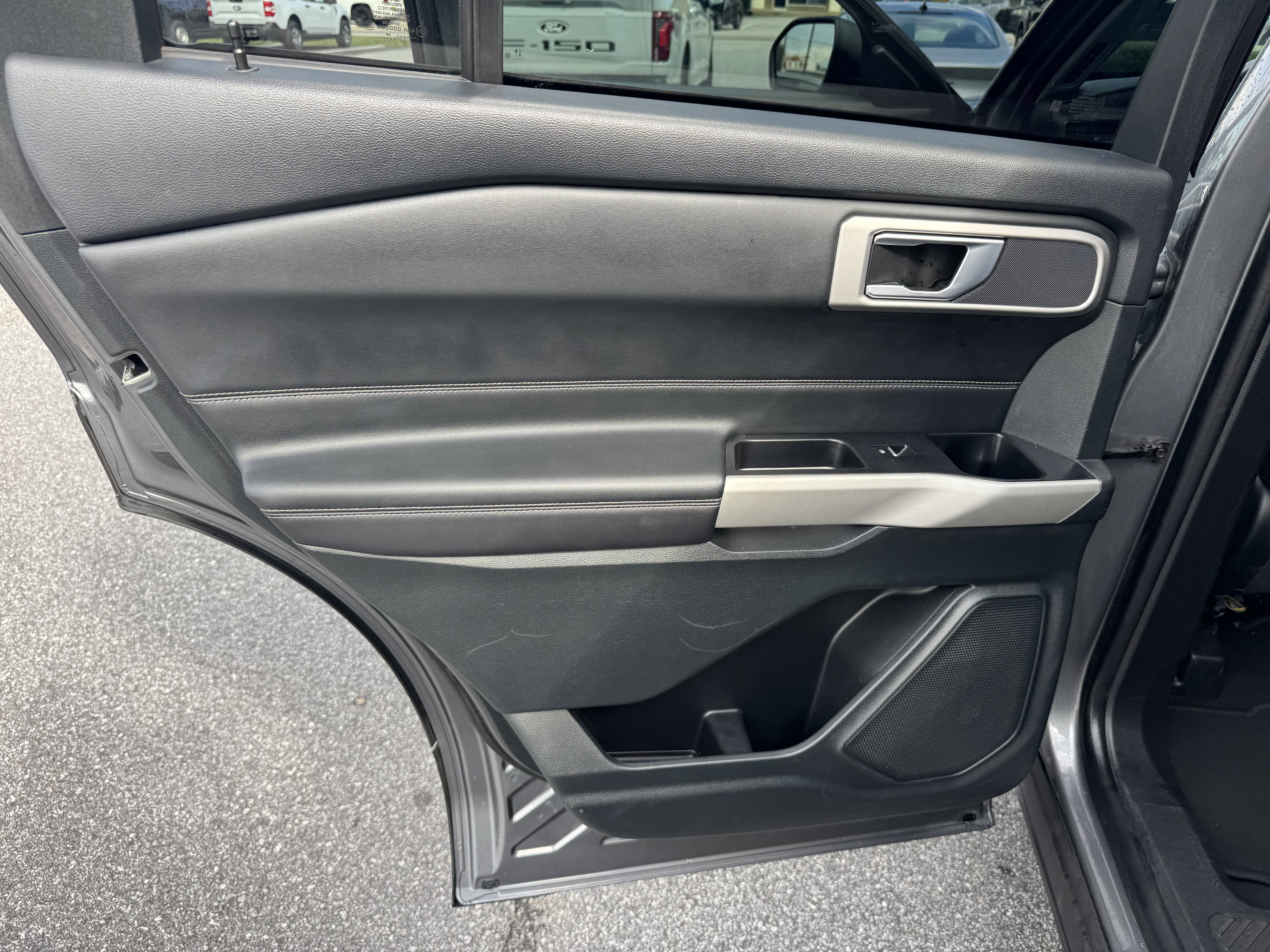 Used 2024 Ford Explorer XLT w/ Equipment Group 202A image 8