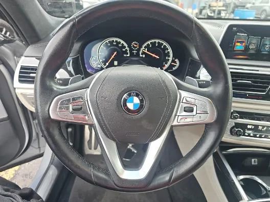 Used 2017 BMW 740i xDrive image 12