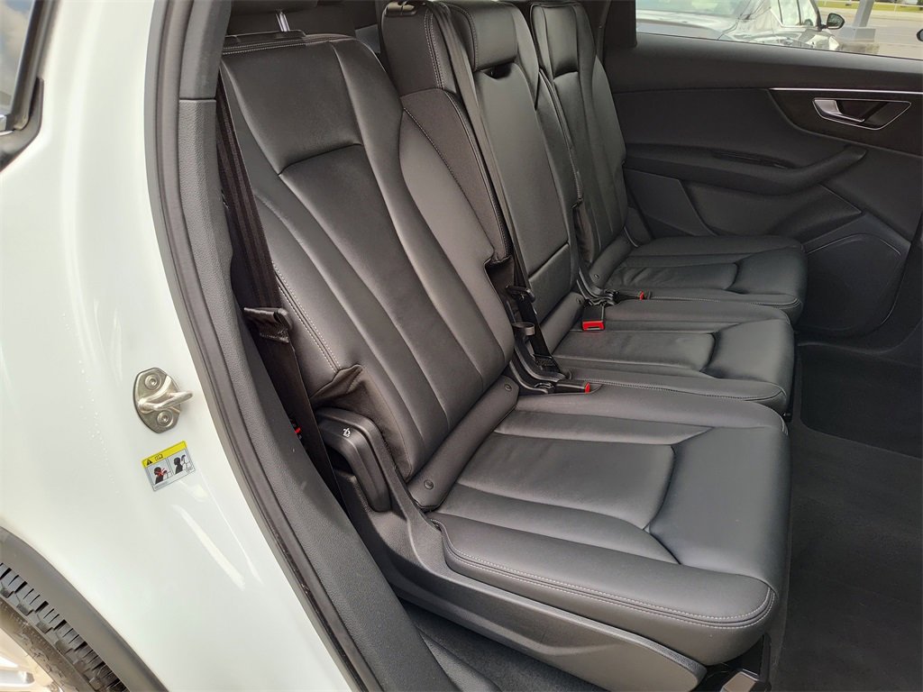 Certified 2025 Audi Q7 2.0T Premium image 33