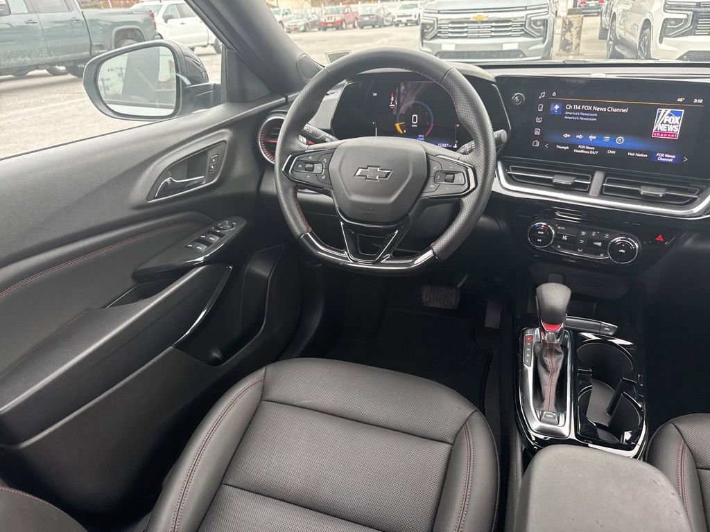 Used 2025 Chevrolet Trax RS w/ Driver Confidence Package image 11