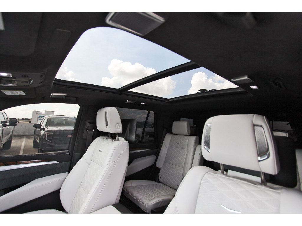 Certified 2026 Cadillac Escalade Platinum Sport w/ LPO, ONYX Package AWD/4WD image 29