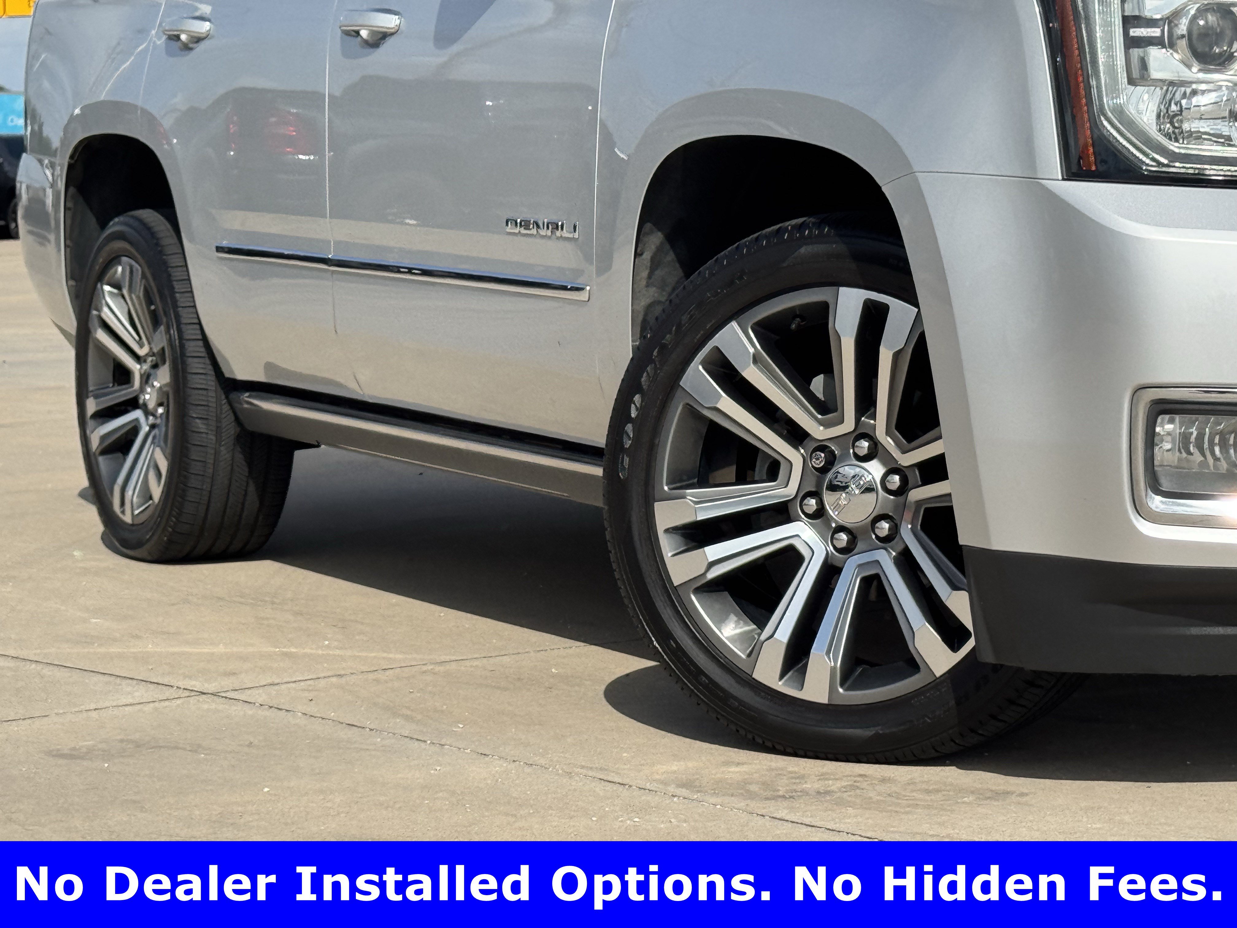 Used 2019 GMC Yukon Denali w/ Denali Ultimate Package AWD/4WD image 3