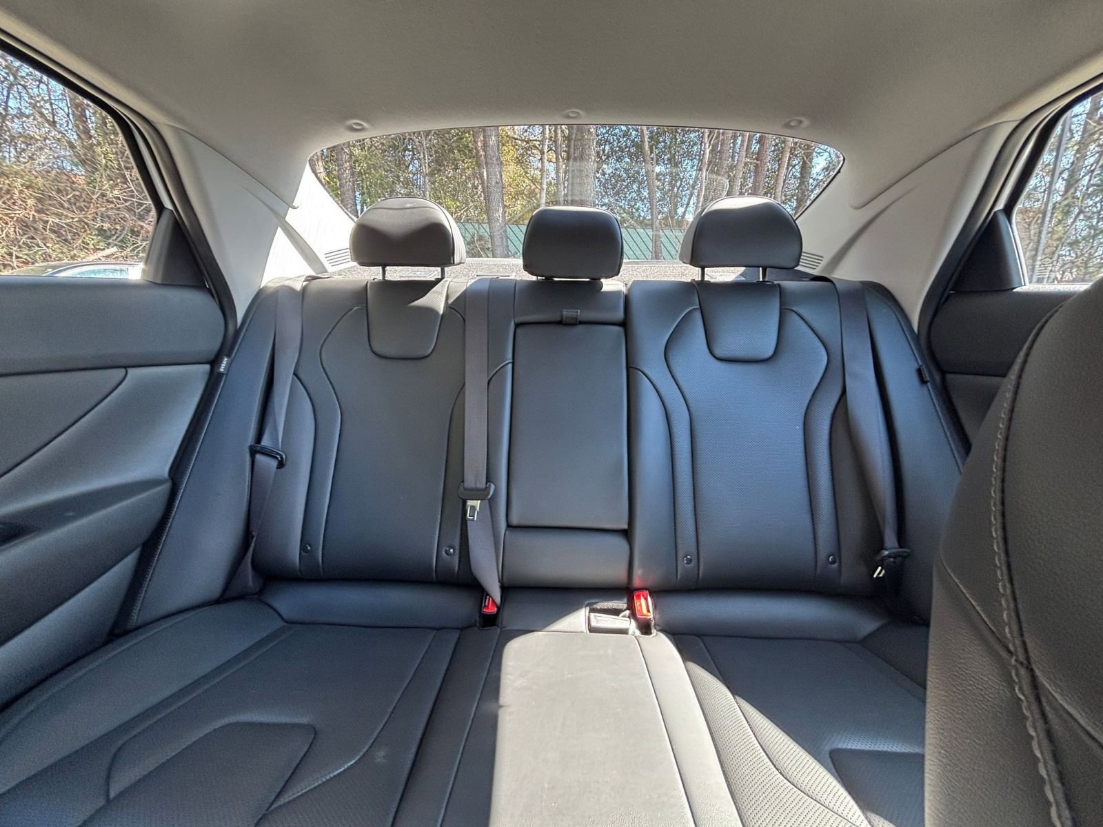 Used 2025 Hyundai Elantra Limited FWD image 41
