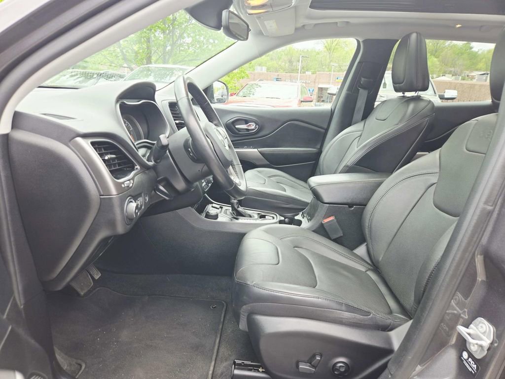 Used 2021 Jeep Cherokee Limited w/ Elite Package image 12