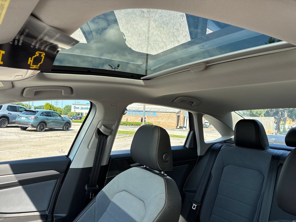 New 2026 Volkswagen Jetta SE FWD image 17