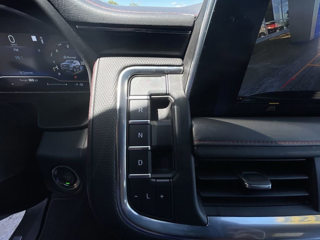 Certified 2023 Chevrolet Suburban RST AWD/4WD image 15