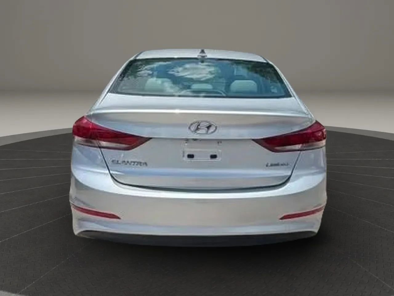 Used 2017 Hyundai Elantra Limited w/ Limited Ultimate Package 05 FWD image 4