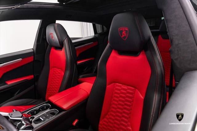 Used 2021 Lamborghini Urus AWD/4WD image 28