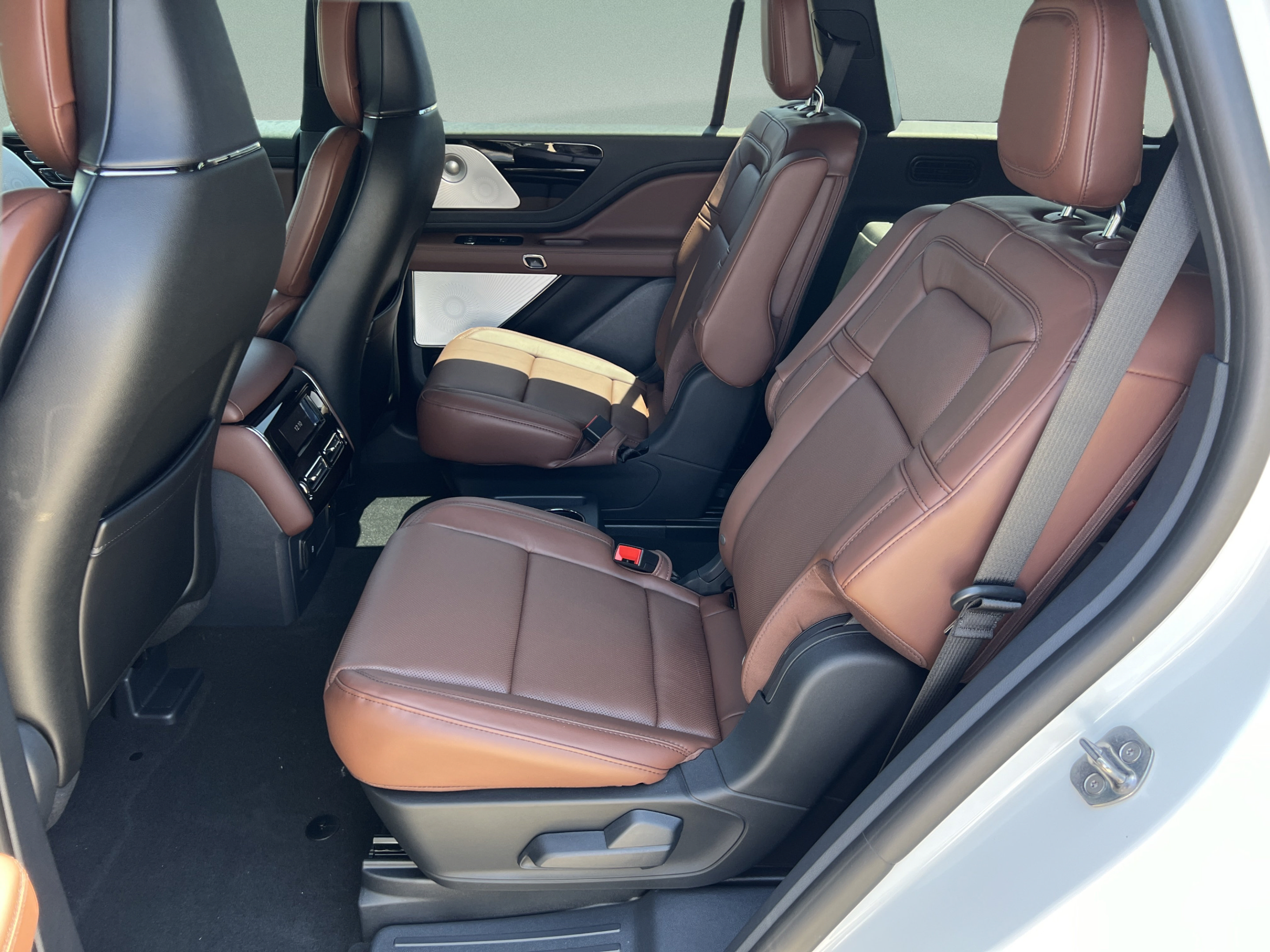 New 2026 Lincoln Aviator Reserve w/ Luxury Package RWD image 24