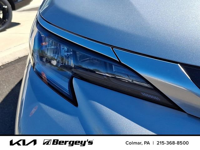 Used 2023 Toyota Sienna XSE AWD/4WD image 11