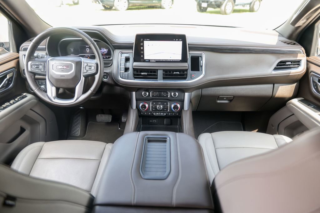 Used 2023 GMC Yukon SLT w/ SLT Premium Package AWD/4WD image 28