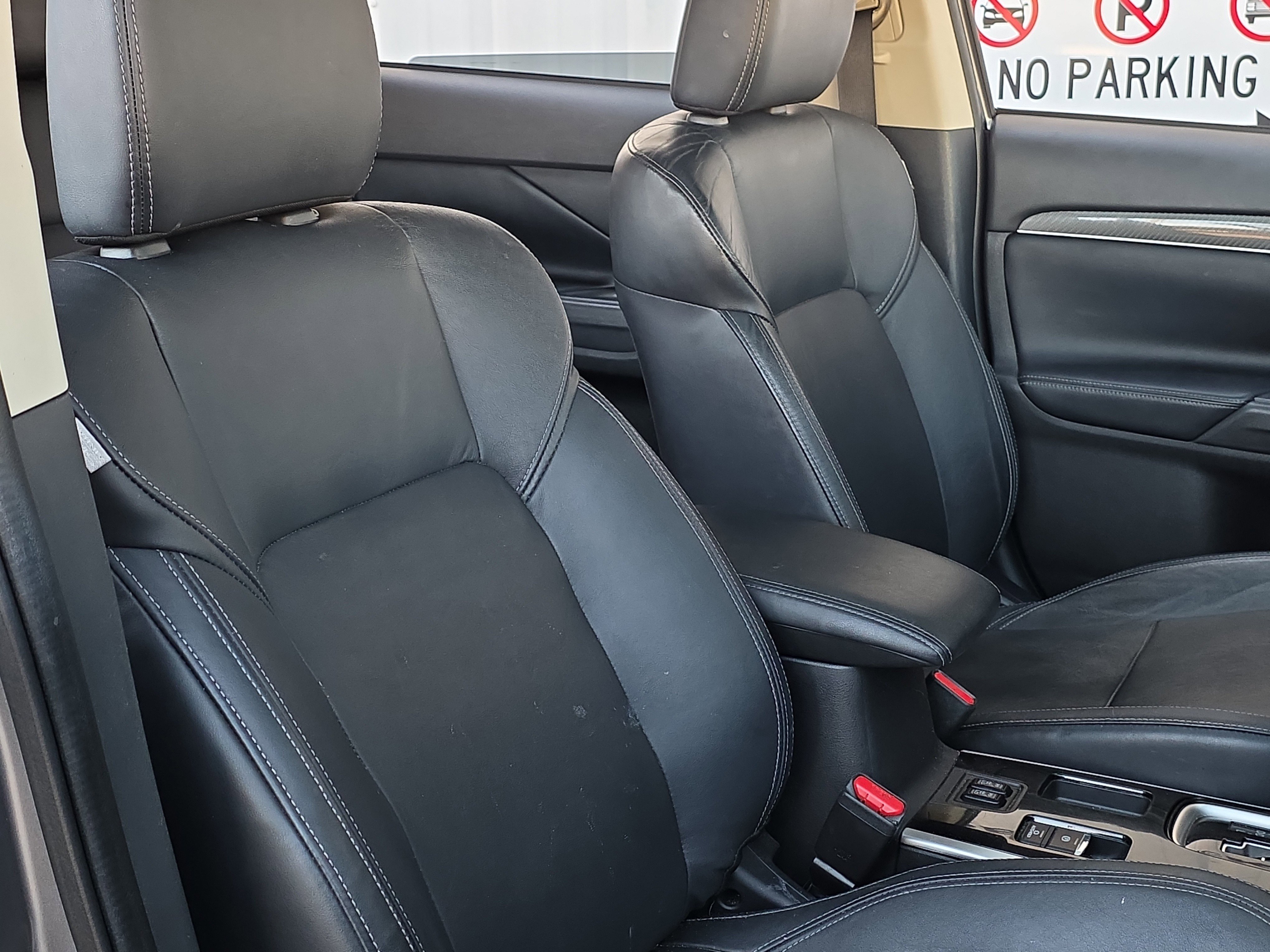 Used 2020 Mitsubishi Outlander LE image 29