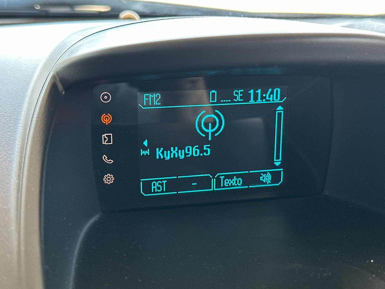 Used 2015 Ford Fiesta SE image 16