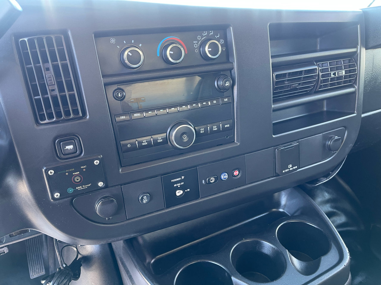 Used 2019 Chevrolet Express 2500 w/ Driver Convenience Package image 25