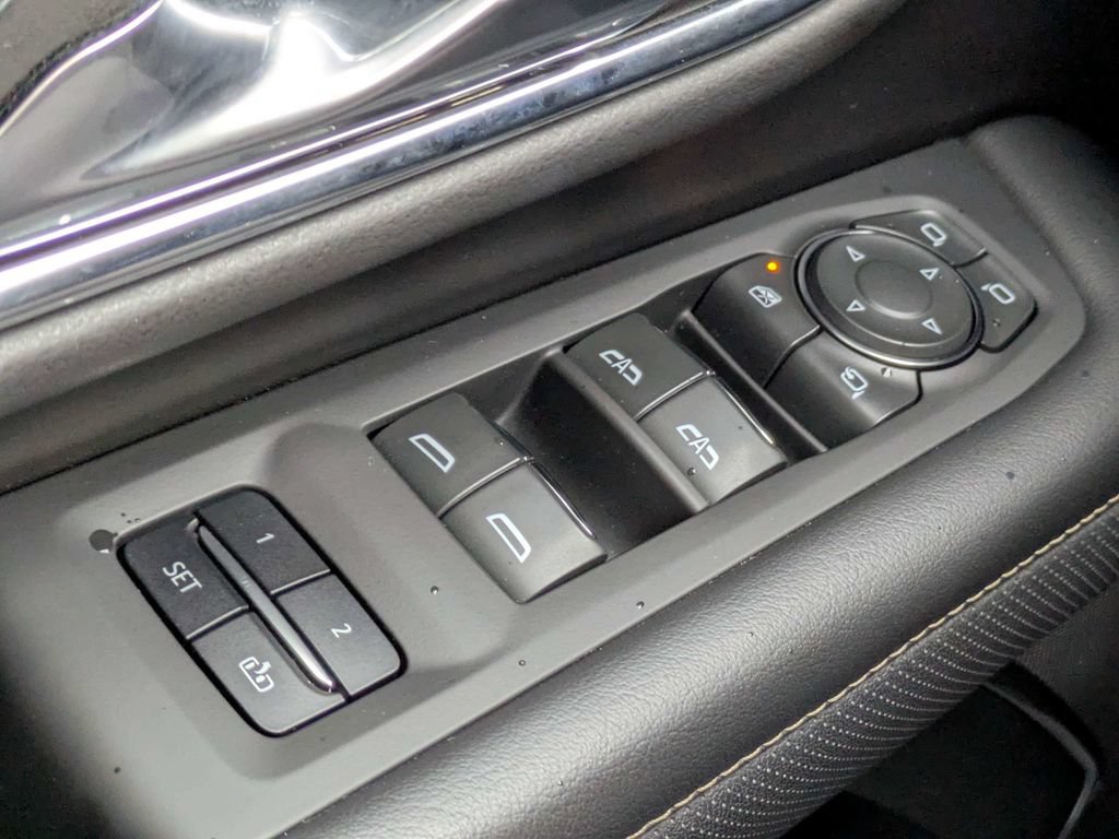 Used 2023 Chevrolet Suburban Premier AWD/4WD image 24