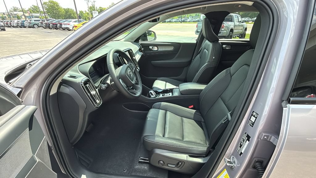New 2026 Volvo XC40 B5 Plus w/ Climate Package AWD/4WD image 25