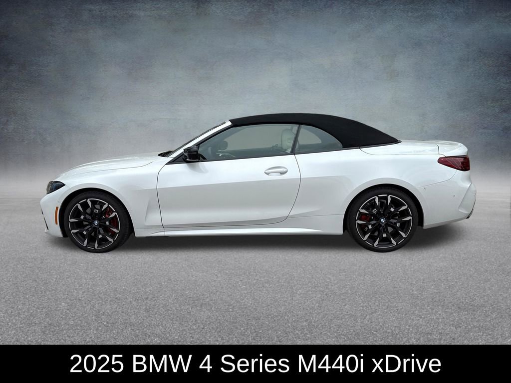 Used 2025 BMW 440i xDrive Convertible w/ Premium Package image 3
