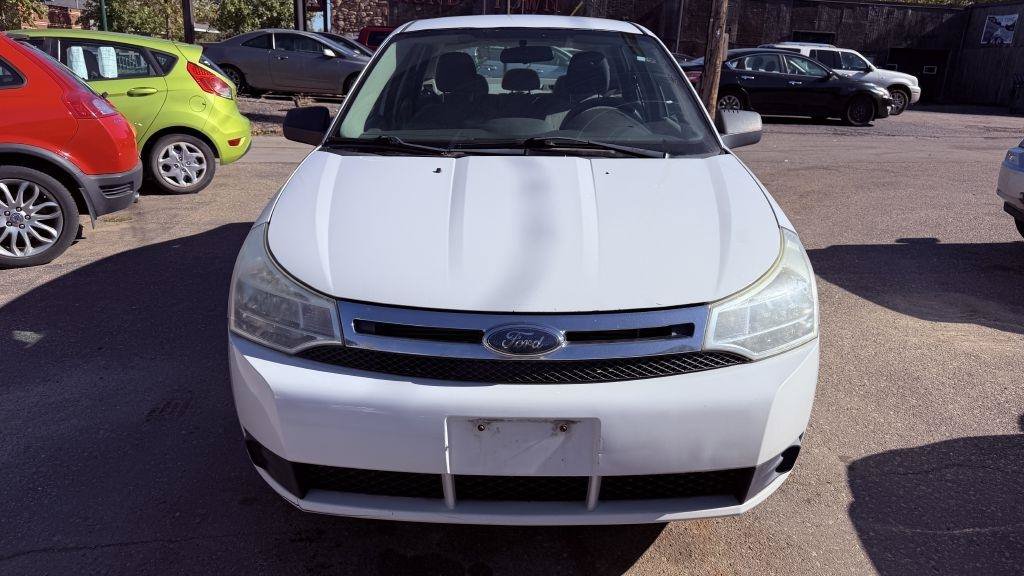 Used 2010 Ford Focus SE FWD image 3