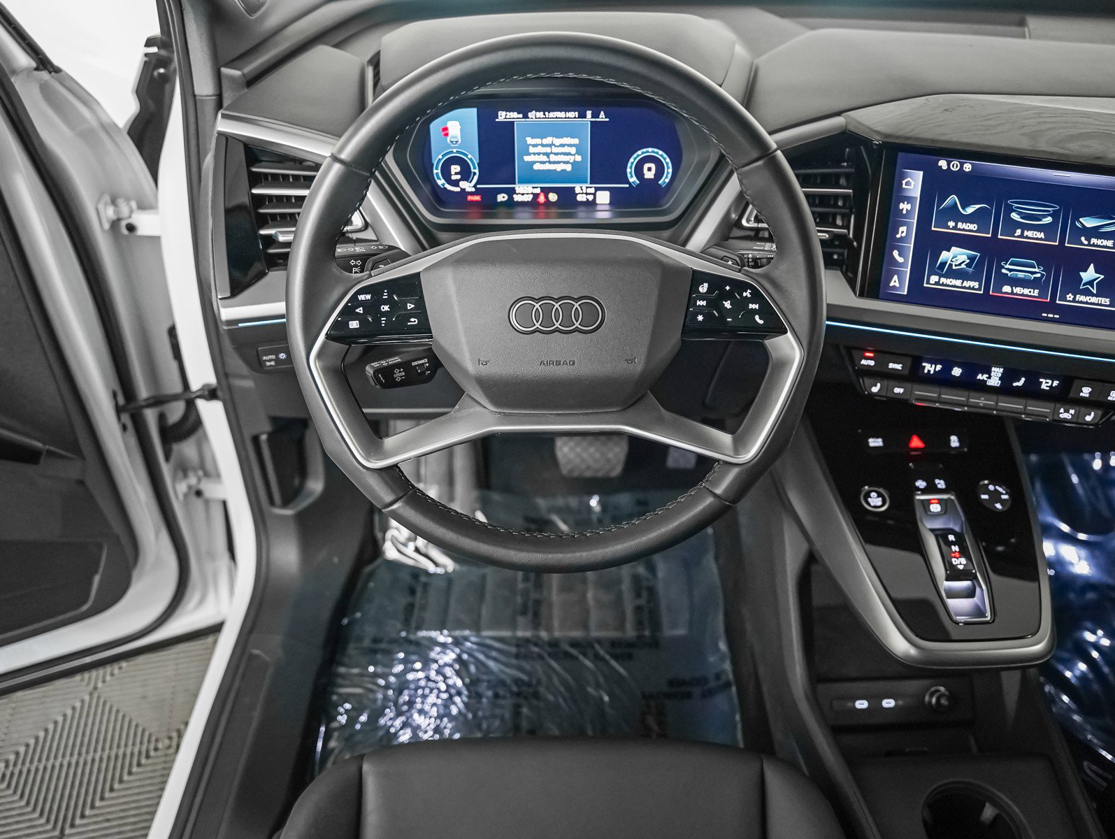 Used 2024 Audi Q4 e-tron Premium Plus image 14