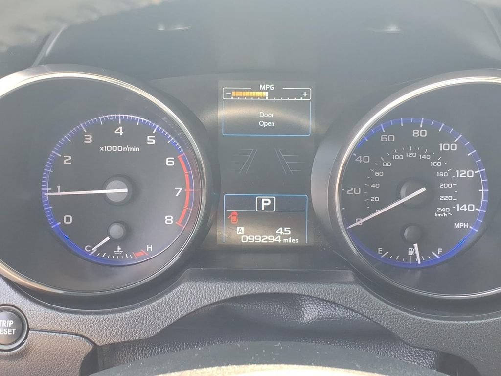 Used 2017 Subaru Outback 2.5i Touring AWD/4WD image 6