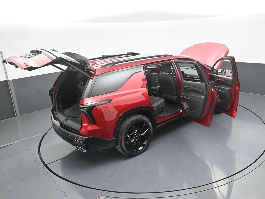 Used 2024 Chevrolet Traverse RS image 76