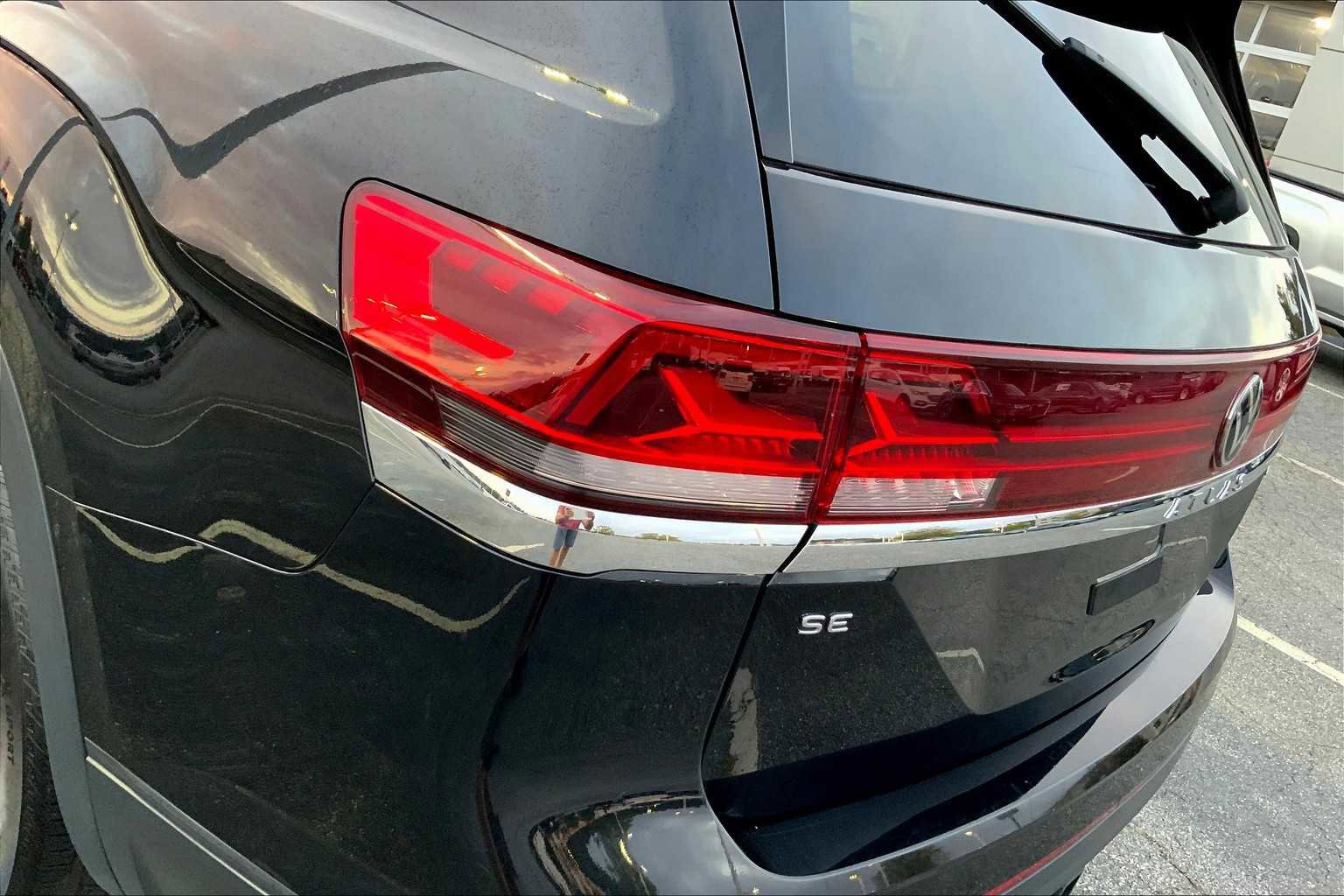 Used 2024 Volkswagen Atlas SE image 26