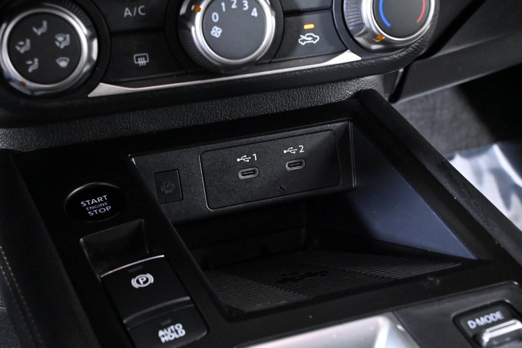 Certified 2025 Nissan Kicks SV AWD/4WD image 17