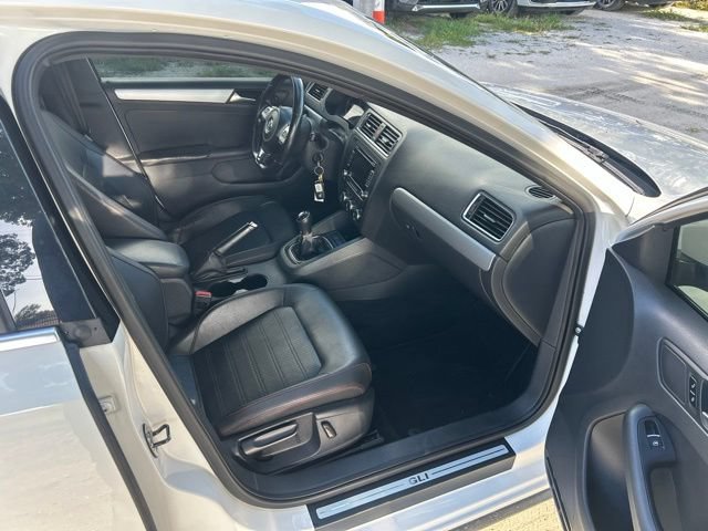 Used 2013 Volkswagen Jetta GLI Autobahn FWD image 9