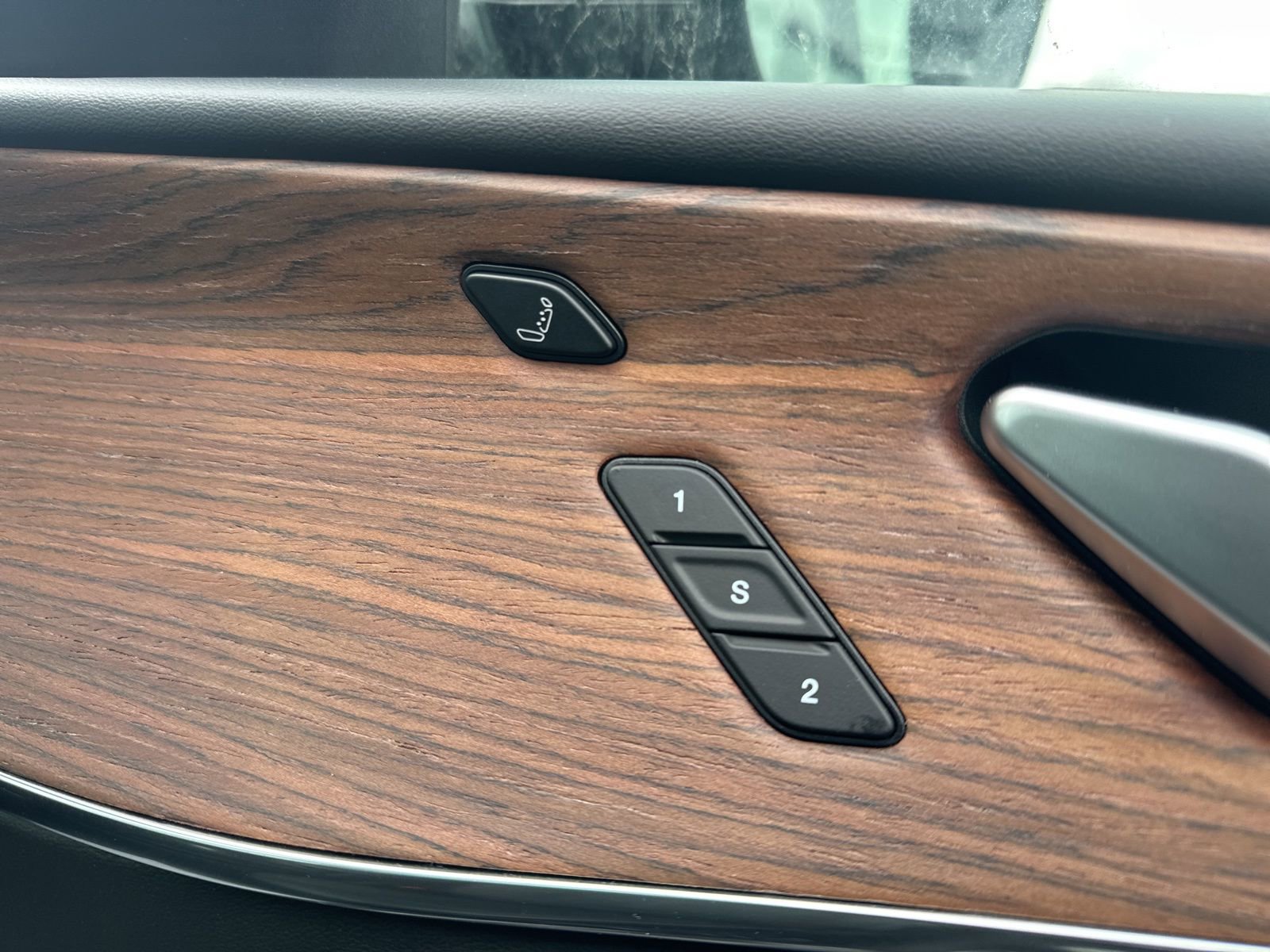 Used 2024 Jeep Grand Cherokee Summit w/ Luxury Tech Group V image 44