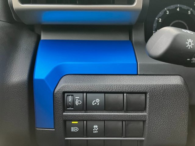 Used 2025 Toyota Tacoma TRD Off-Road image 15