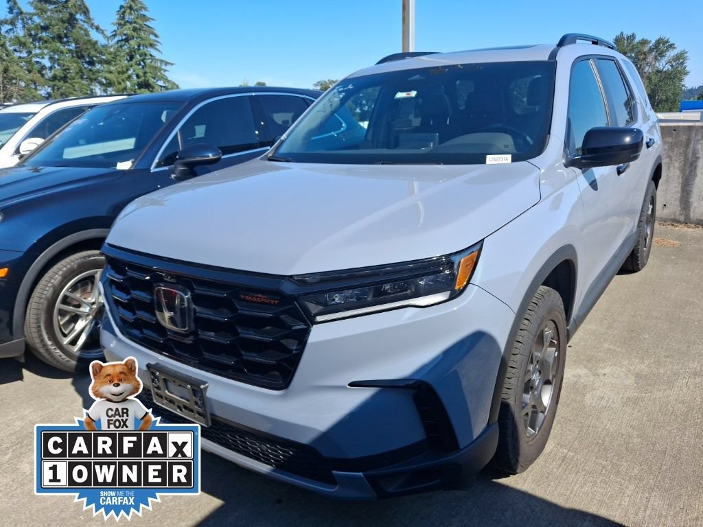 Used 2024 Honda Pilot TrailSport image 1
