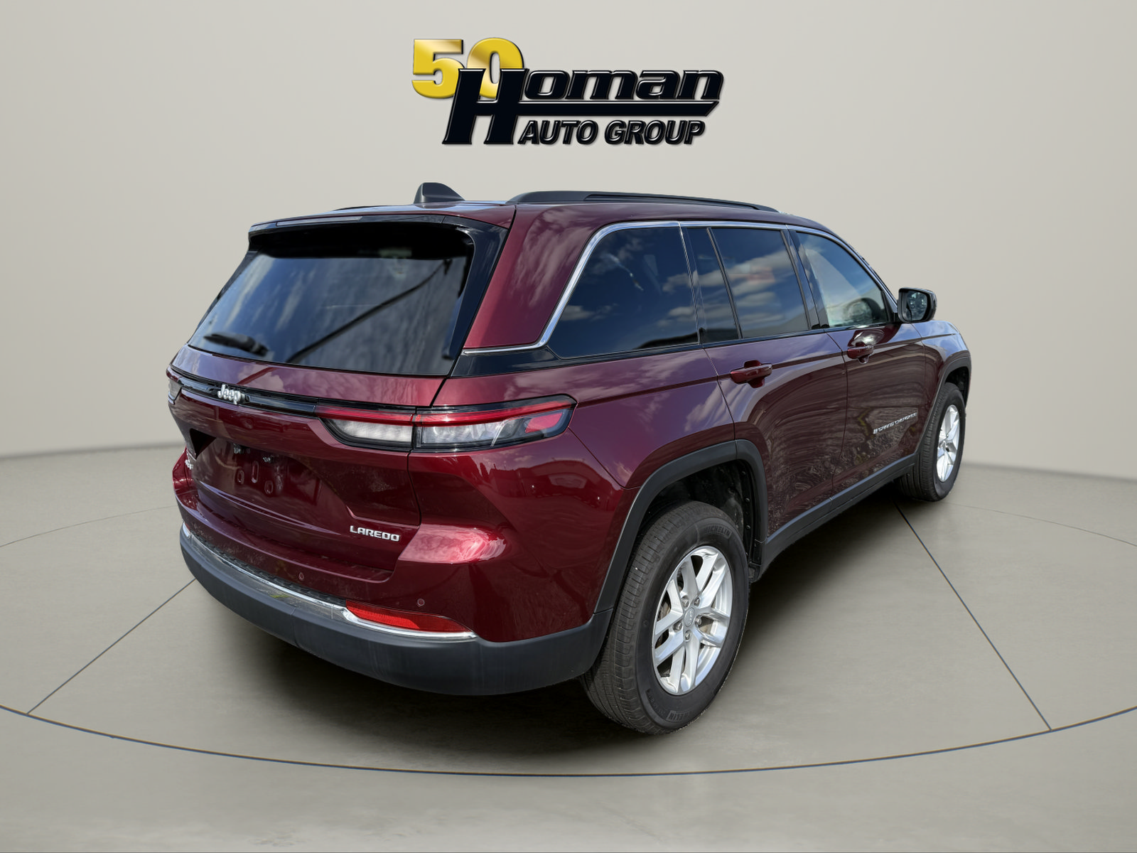 Used 2025 Jeep Grand Cherokee Laredo X w/ Luxury Tech Group I AWD/4WD image 5