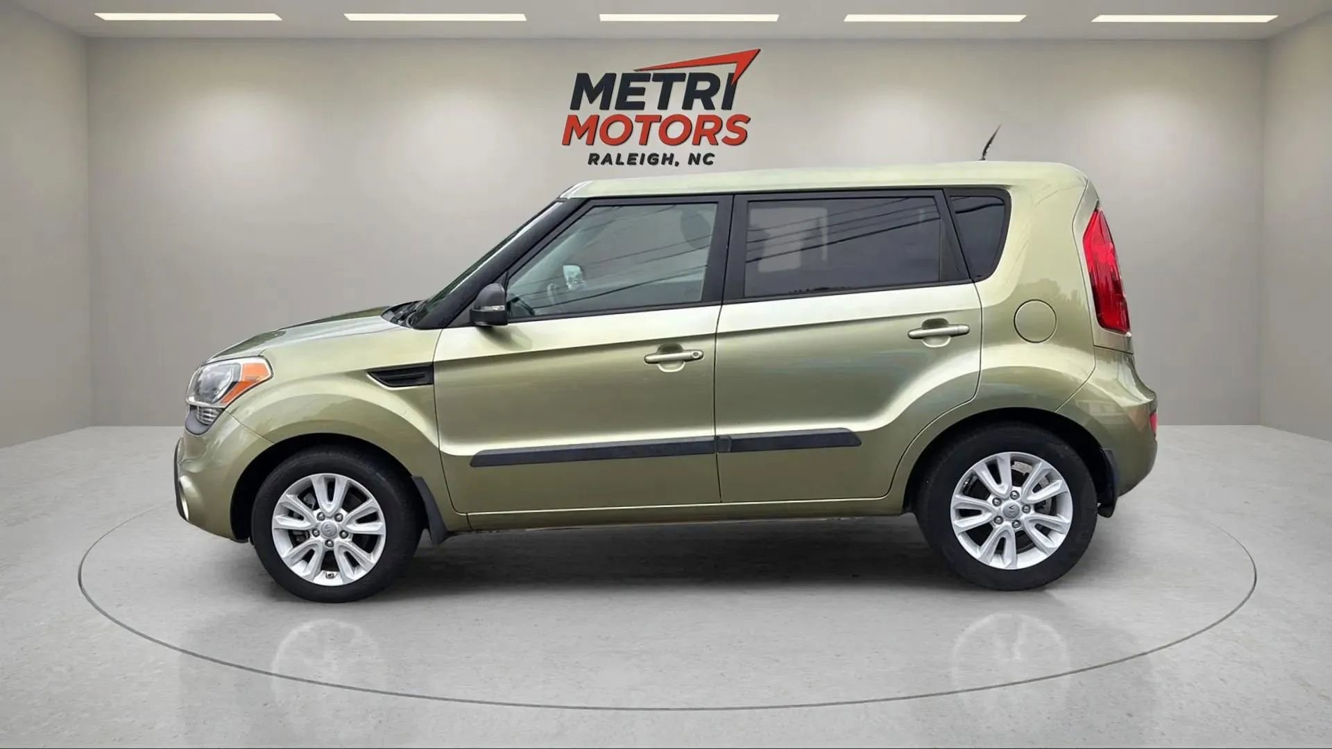 Used 2013 Kia Soul + image 7