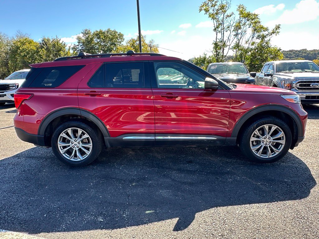 Used 2020 Ford Explorer XLT w/ Equipment Group 202A AWD/4WD image 4