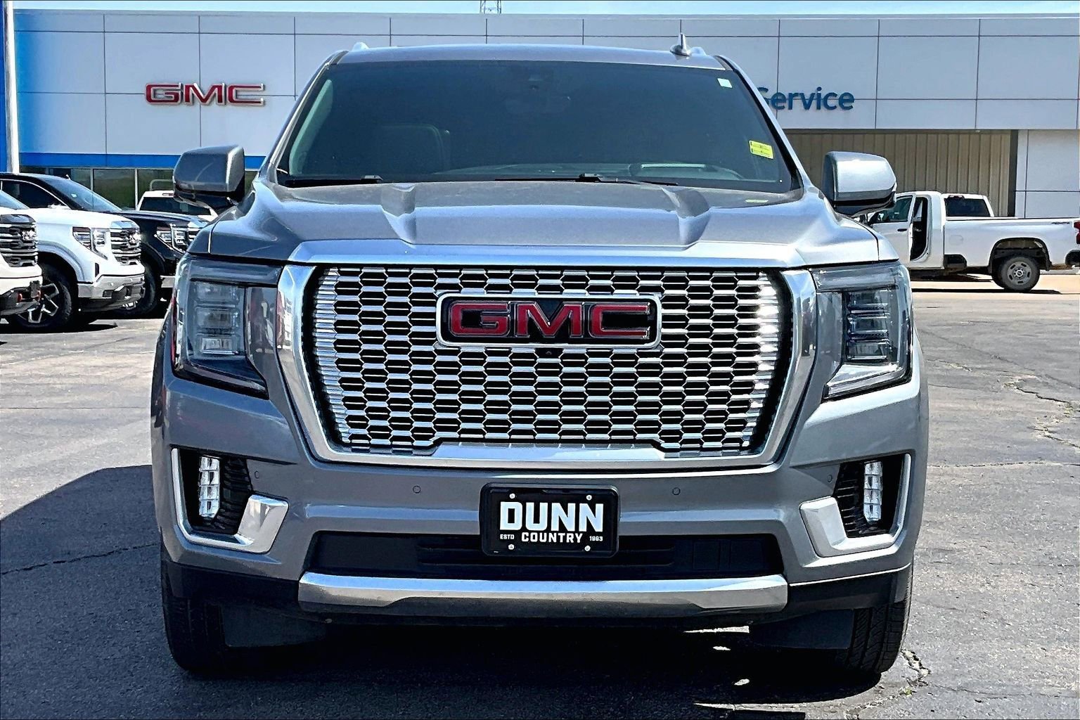 Used 2021 GMC Yukon Denali w/ Denali Premium Package image 3