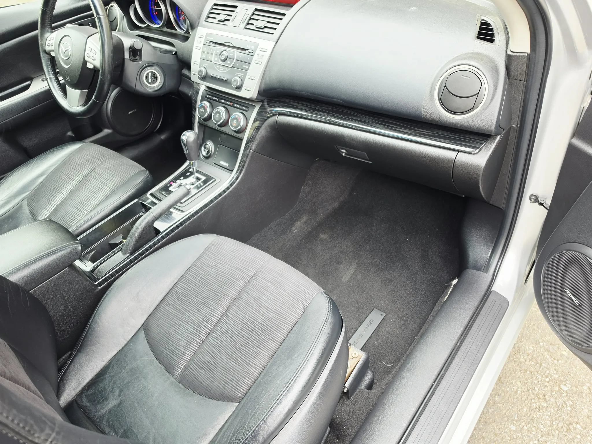 Used 2009 MAZDA MAZDA6 i Touring w/ Moonroof & Bose Pkg FWD image 11