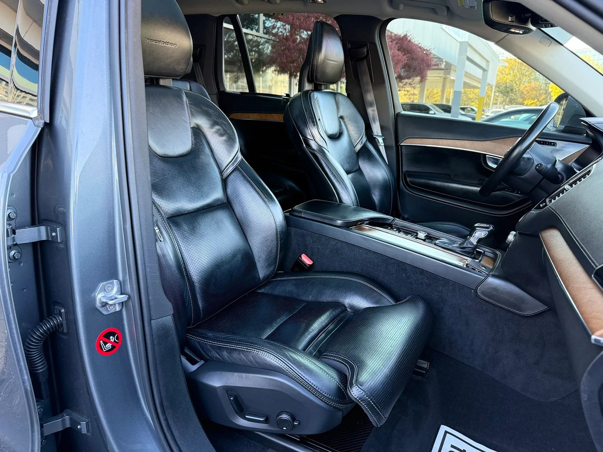 Used 2018 Volvo XC90 T6 Inscription w/ Convenience Package image 48