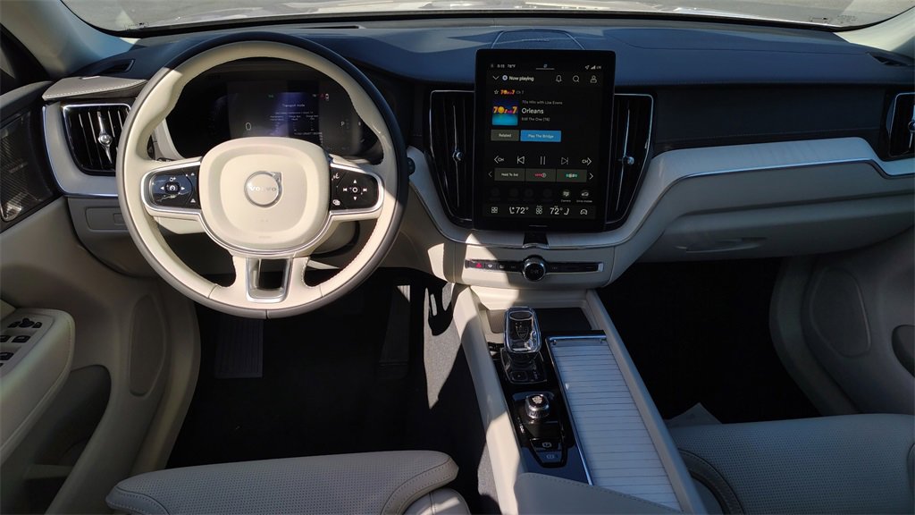 Used 2026 Volvo XC60 B5 Ultra w/ Climate Package PRO image 12