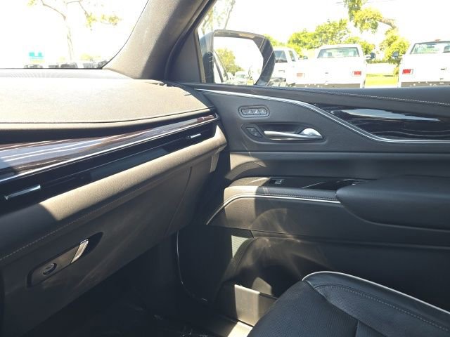 Used 2022 Cadillac Escalade ESV Sport w/ Touring Package AWD/4WD image 17