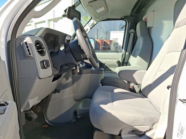 Used 2024 Ford E-450 and Econoline 450 Super Duty w/ Driver's Safety Package RWD image 12