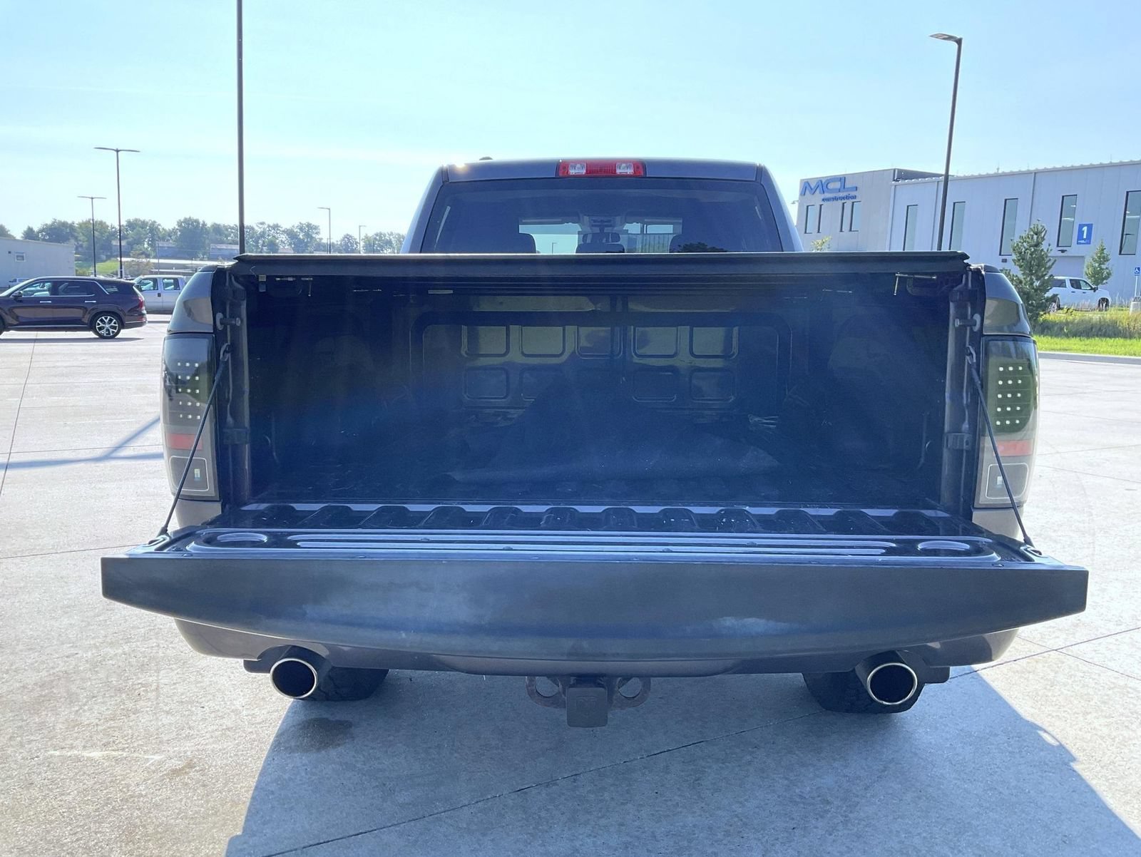 Used 2017 RAM 1500 Express AWD/4WD image 9