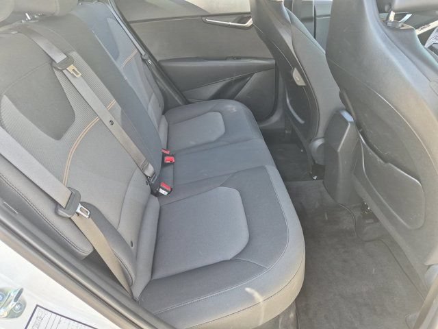 Used 2025 Kia Niro LX FWD image 29