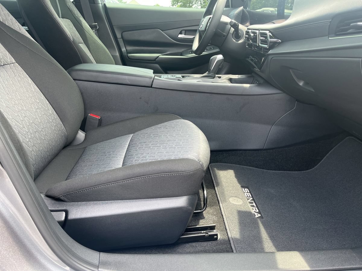 Used 2026 Nissan Sentra SV w/ Floor Mat Package FWD image 40